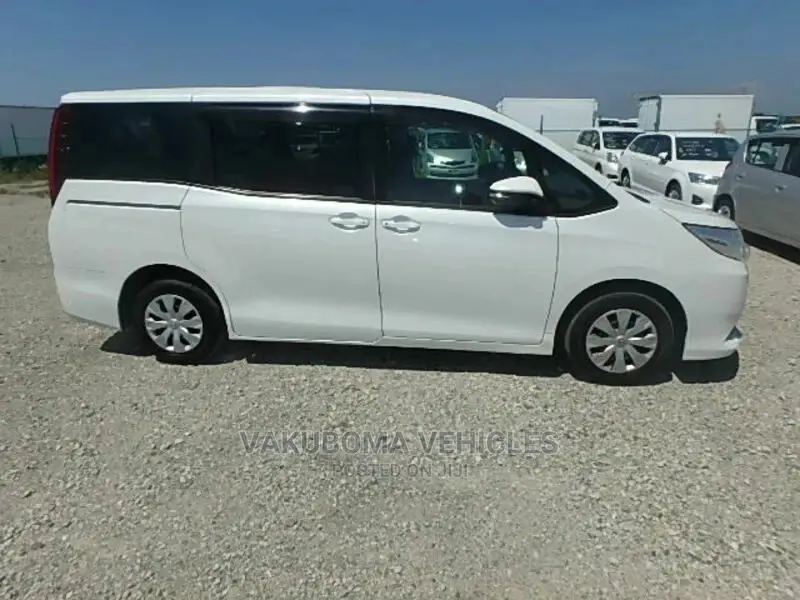 Toyota Noah 2014 Pearl