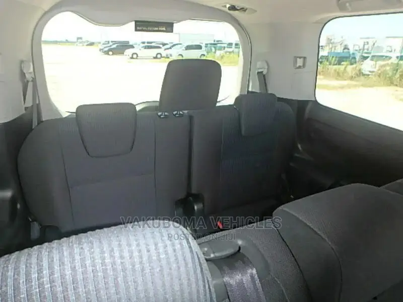 Toyota Noah 2014 Pearl