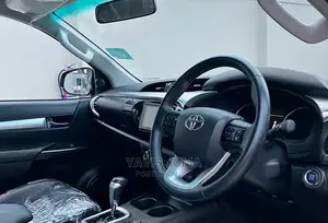Toyota Hilux 2016 Black