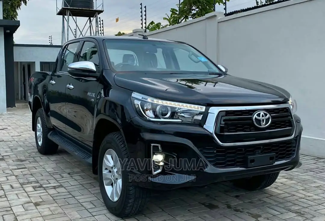 Toyota Hilux 2016 Black