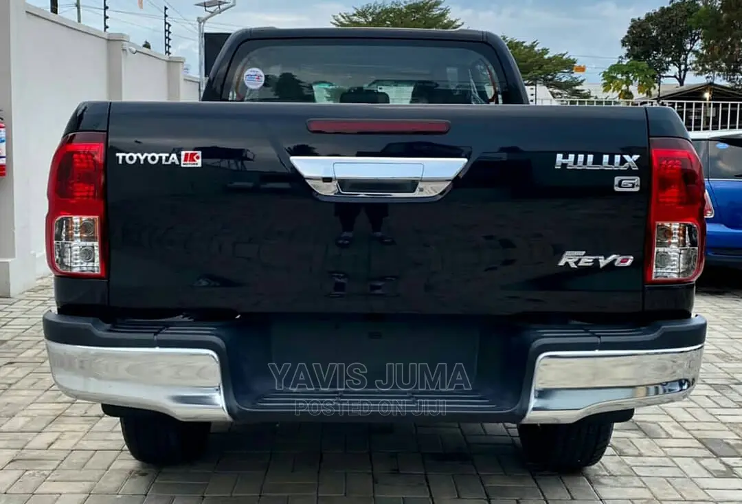 Toyota Hilux 2016 Black