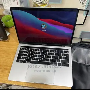 New Laptop Apple MacBook 2020 8GB Intel Core I7 SSD 256GB
