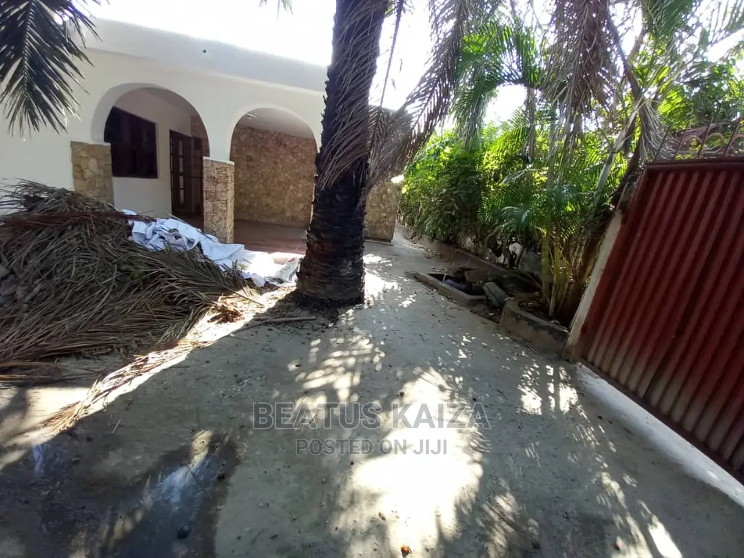 3bdrm Bungalow in Mikocheni Clouds Fm, Kinondoni for rent