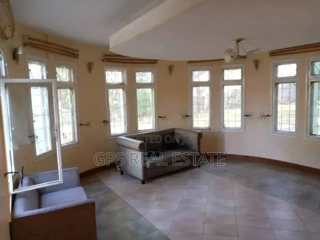 7bdrm Mansion in Enzo Mansa, Kinondoni for Sale