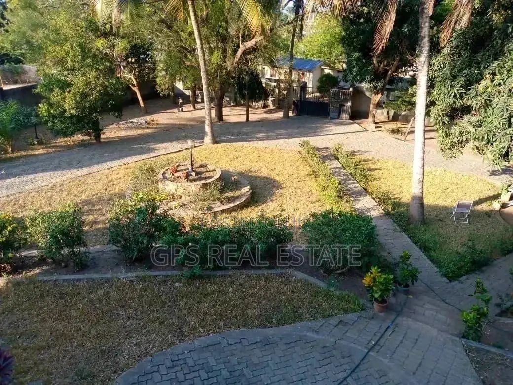 7bdrm Mansion in Enzo Mansa, Kinondoni for Sale