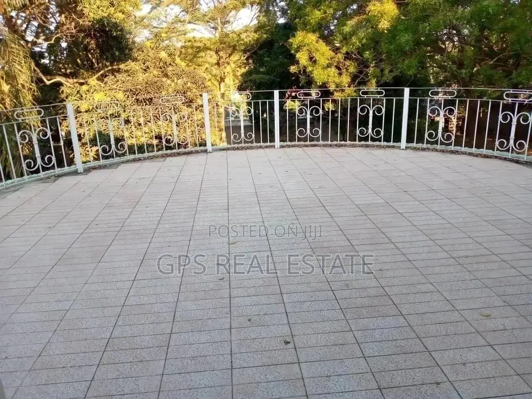 7bdrm Mansion in Enzo Mansa, Kinondoni for Sale