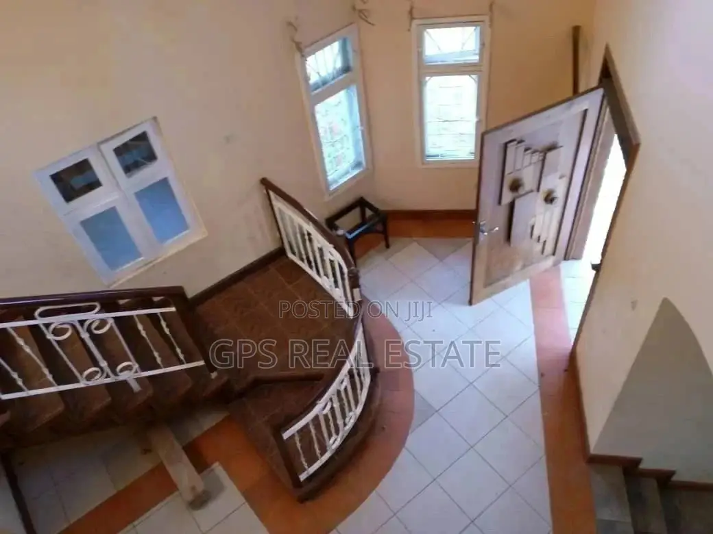 7bdrm Mansion in Enzo Mansa, Kinondoni for Sale
