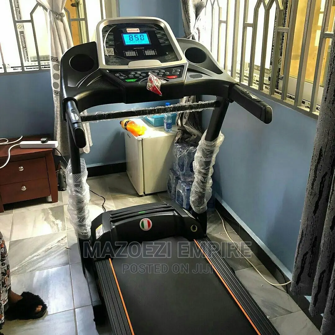 Treadmill (Maximum Weight Capacity 130kg)