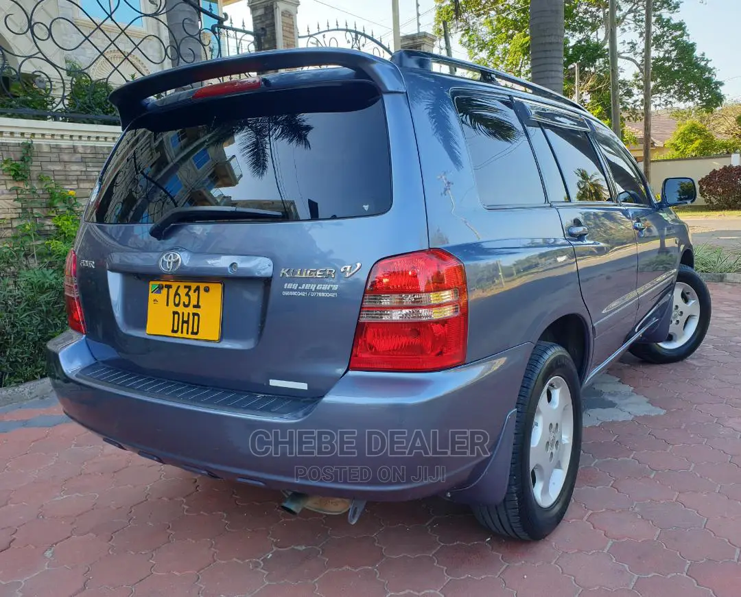 Toyota Kluger 2016 Blue