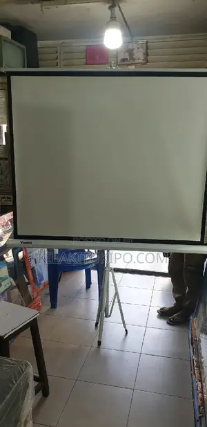 Tripod Projection Screen Body 180x180cm
