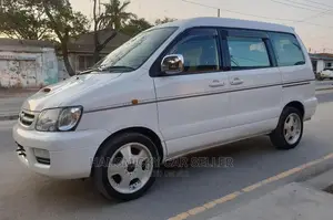 Toyota Noah 2001 White