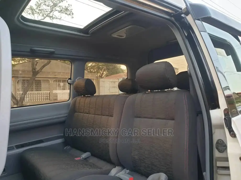 Toyota Noah 2001 White