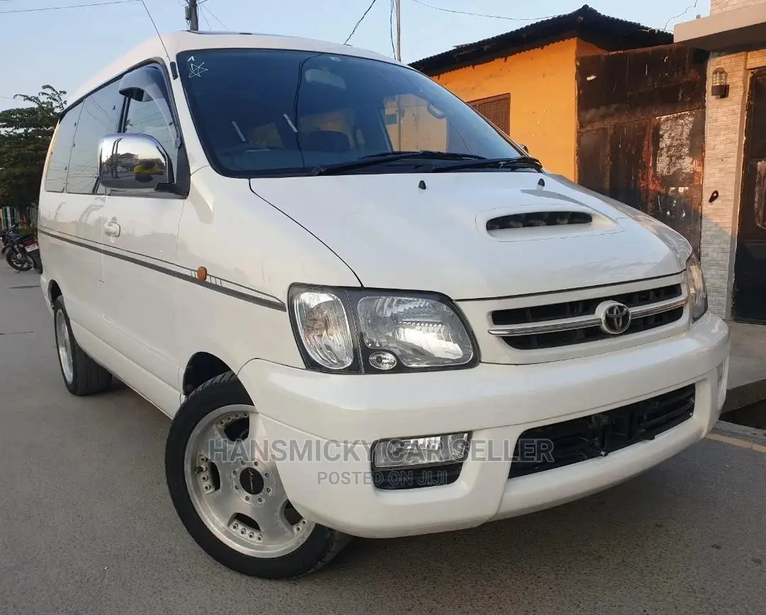 Toyota Noah 2001 White