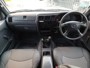 Toyota Hilux 2003 White