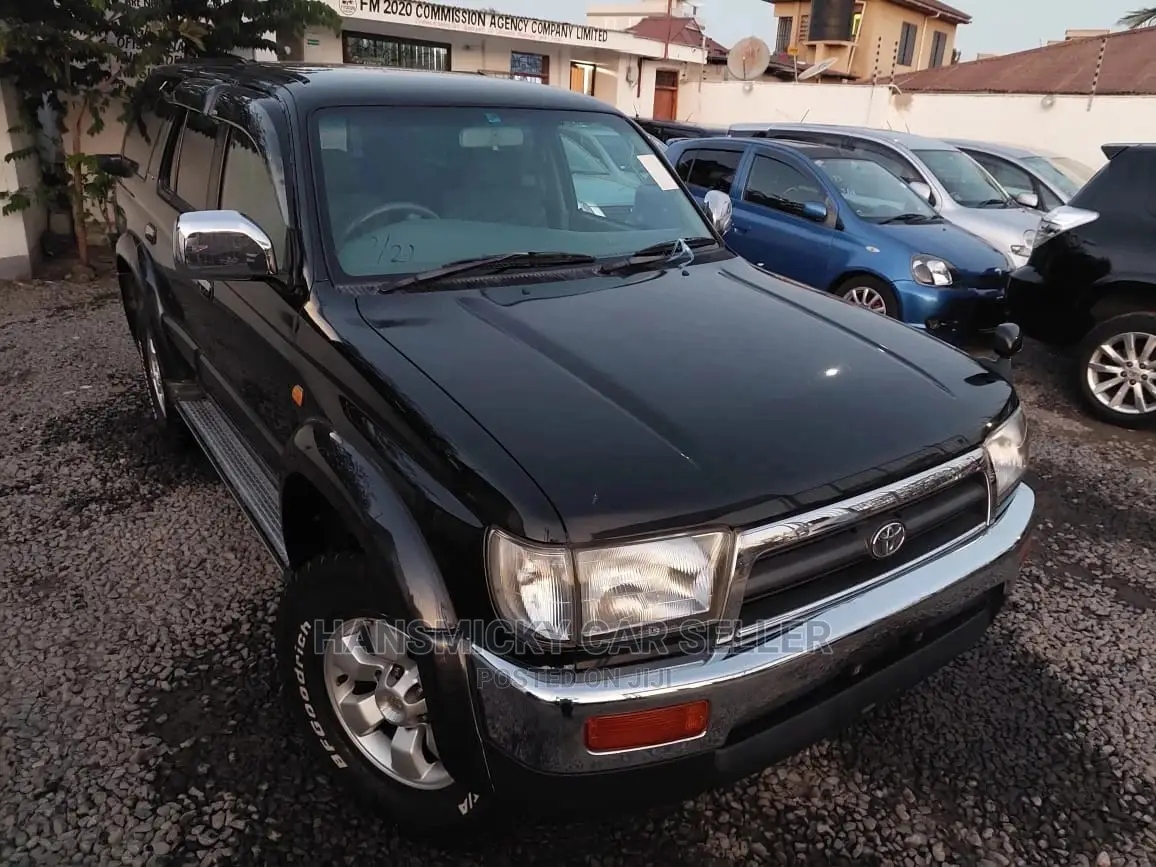 Toyota Hilux Surf 2000 Black