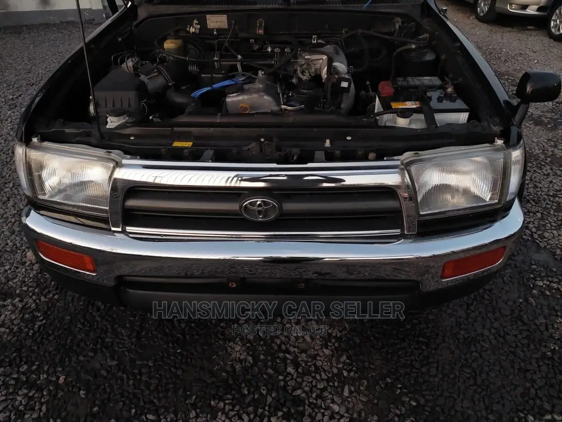 Toyota Hilux Surf 2000 Black