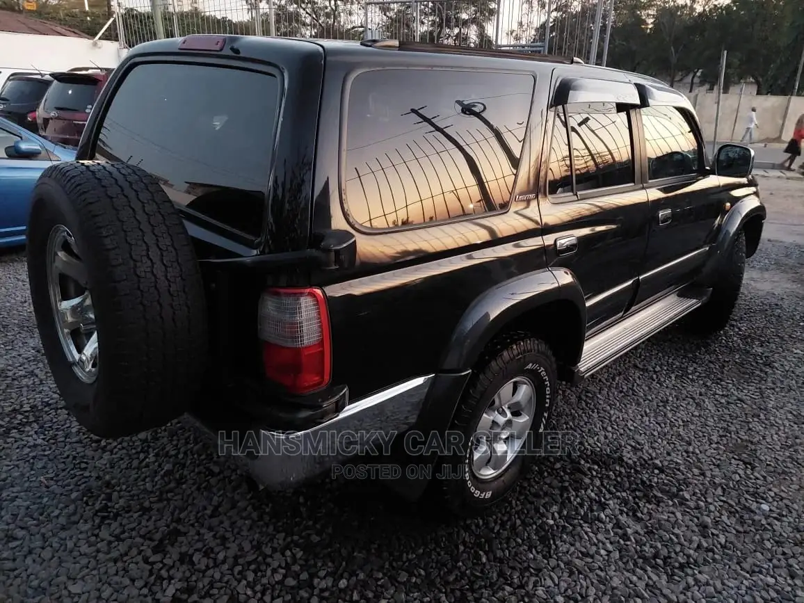 Toyota Hilux Surf 2000 Black