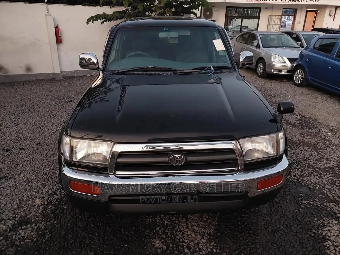 Toyota Hilux Surf 2000 Black