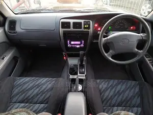 Toyota Hilux Surf 2000 Black