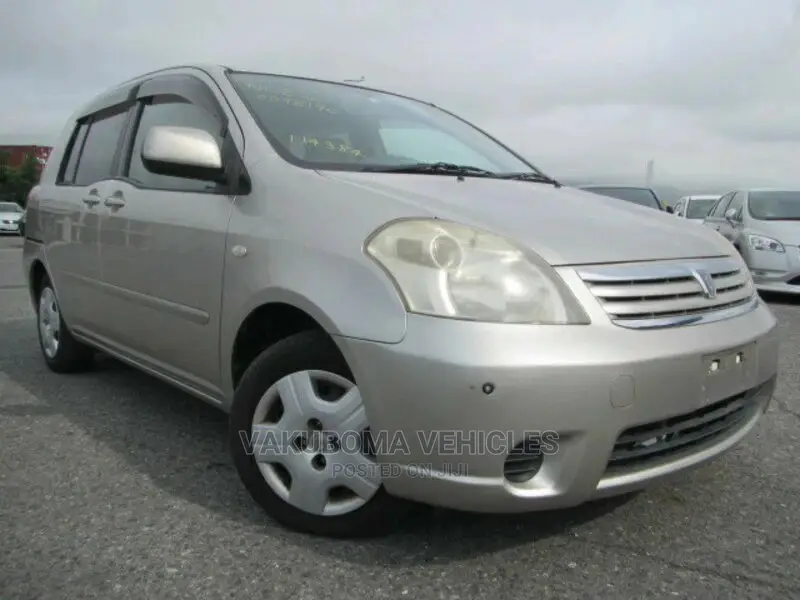 Toyota Raum 2006 Silver