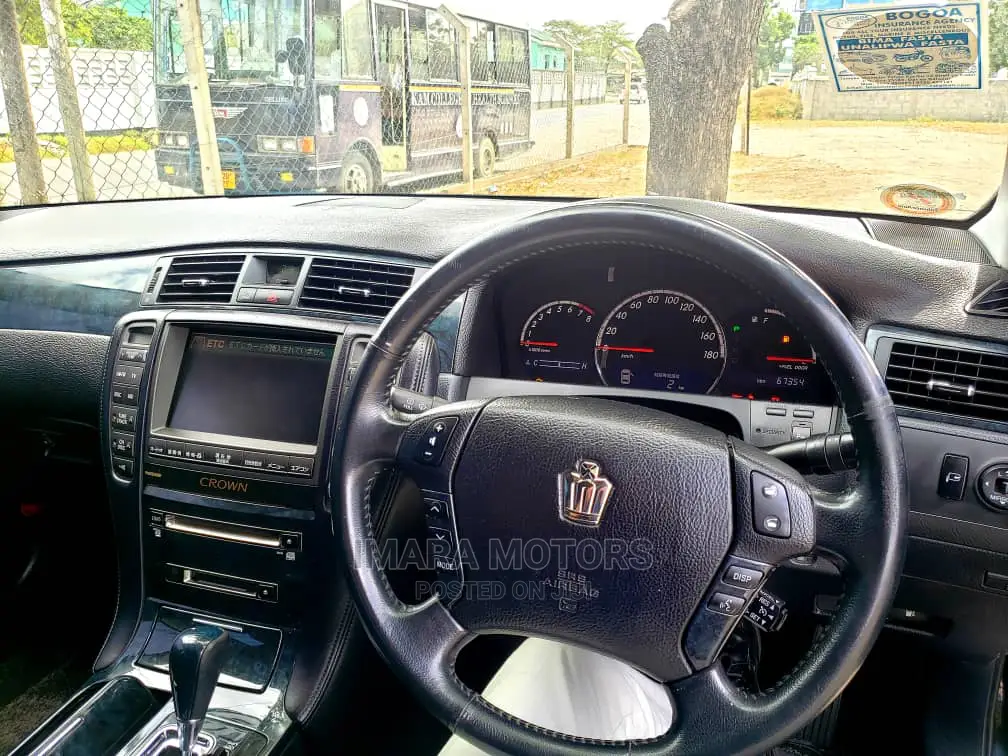 Toyota Crown 2005 Royale Black