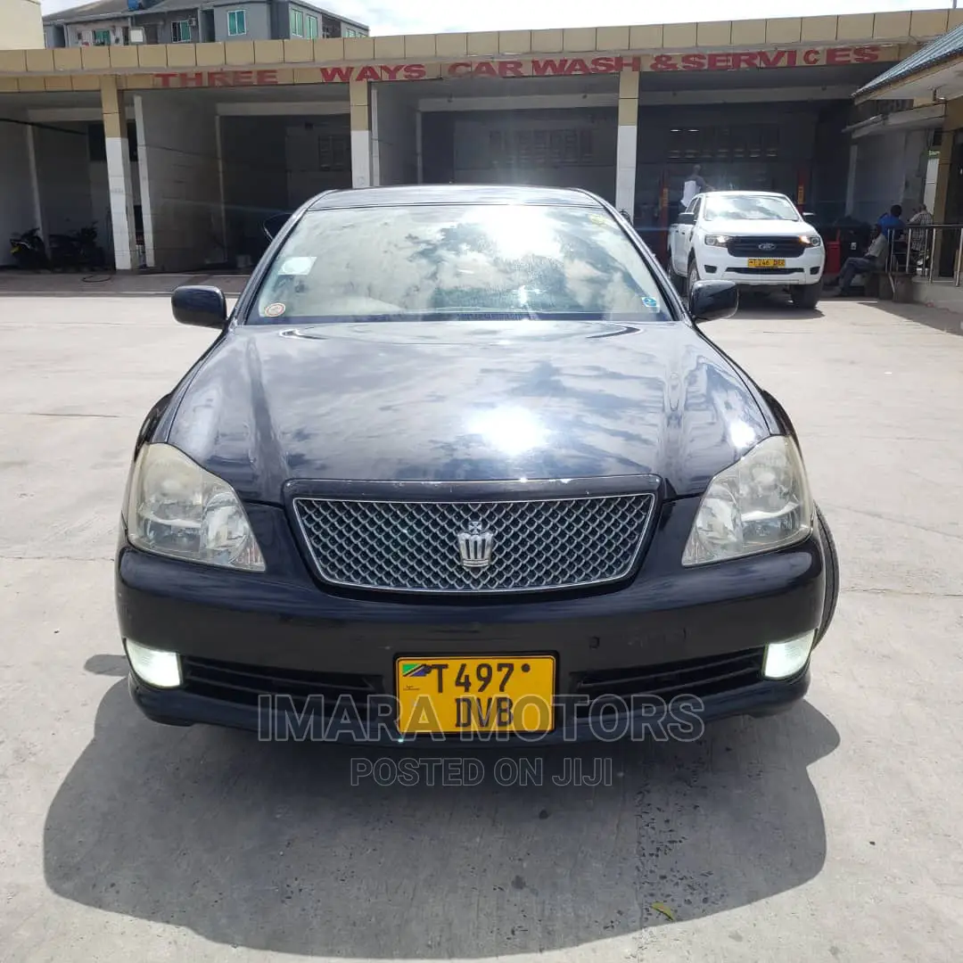 Toyota Crown 2005 Royale Black