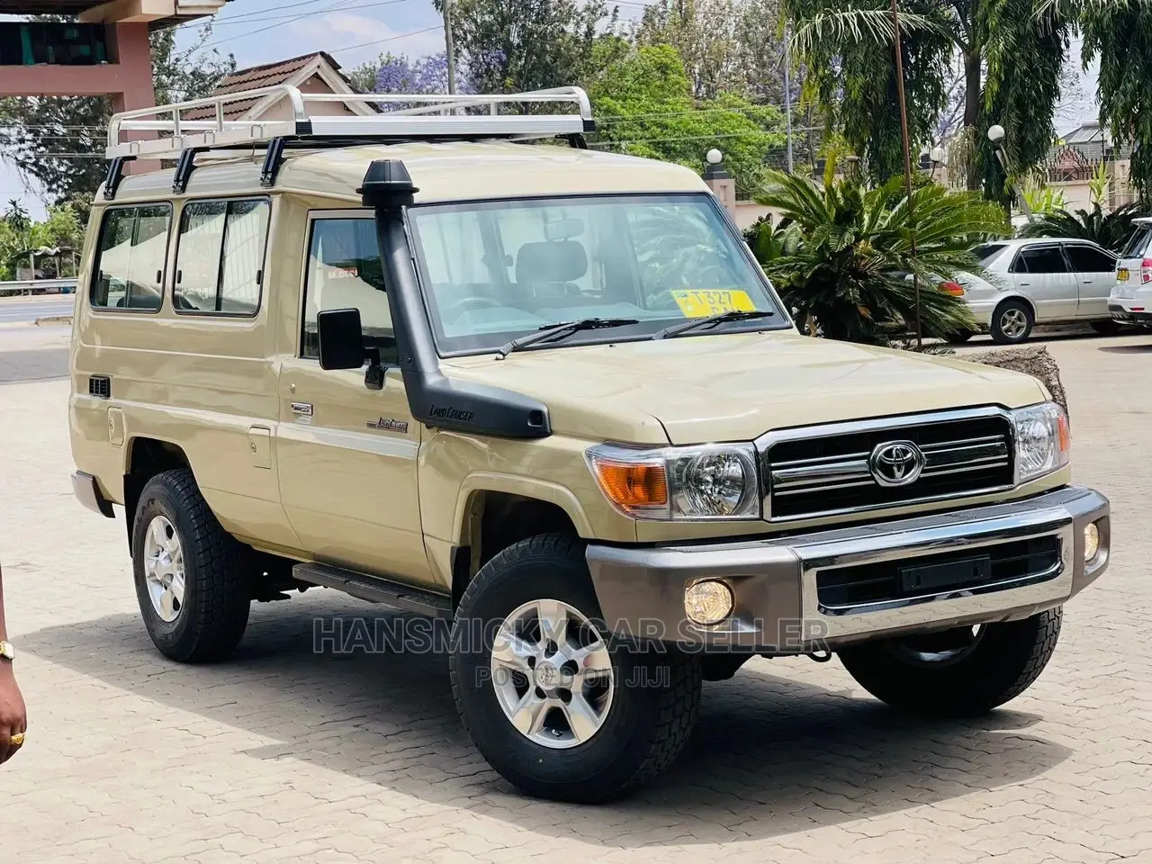 Toyota Land Cruiser 2011 Gold