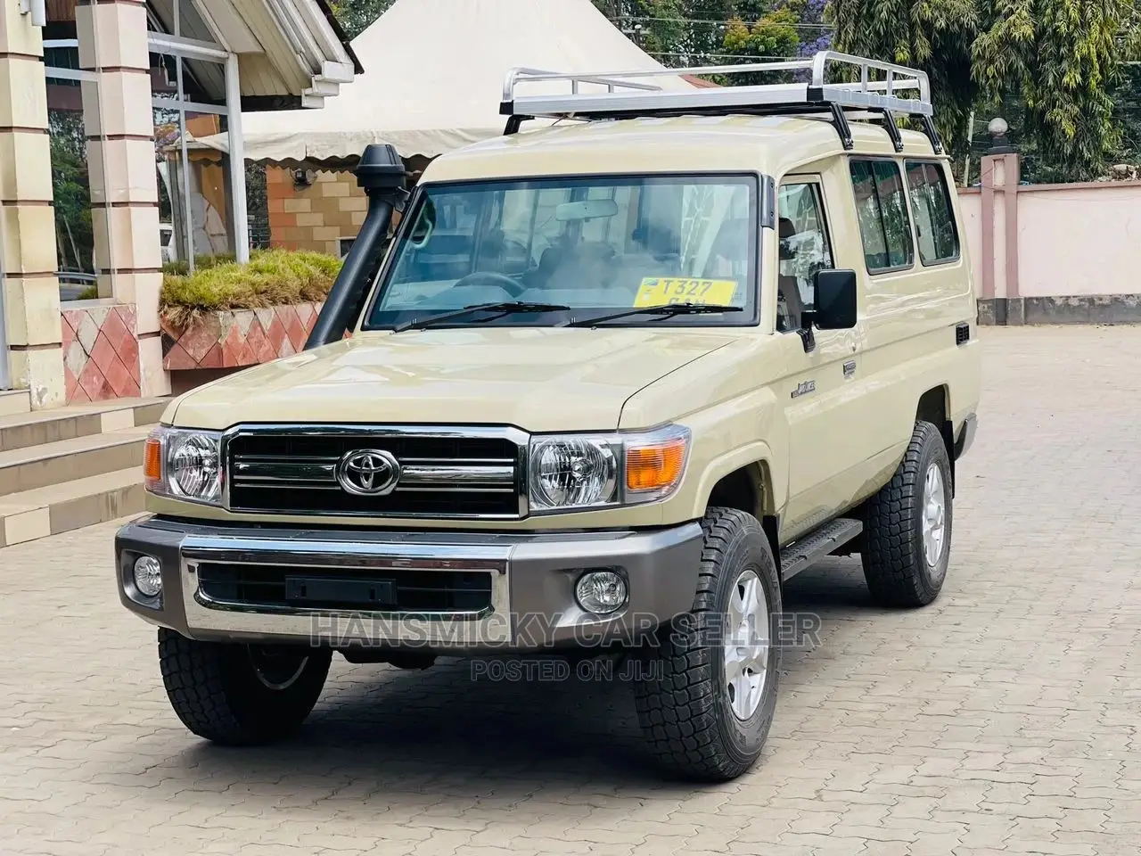 Toyota Land Cruiser 2011 Gold