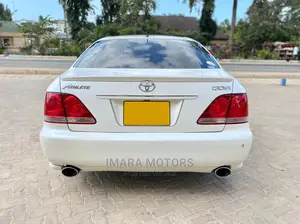Toyota Crown 2006 White