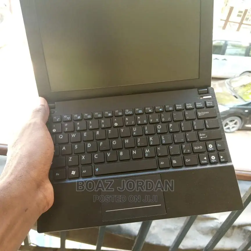 Laptop Advent 4214 J10 2GB Intel Core 2 Quad HDD 160GB