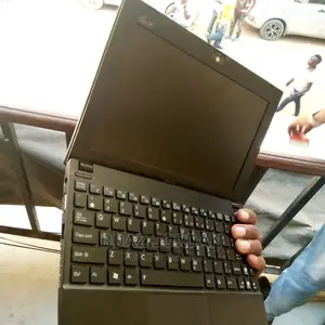 Laptop Advent 4214 J10 2GB Intel Core 2 Quad HDD 160GB