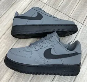 NIKE Black Green