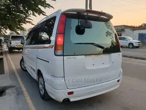 Toyota Noah 2003 White