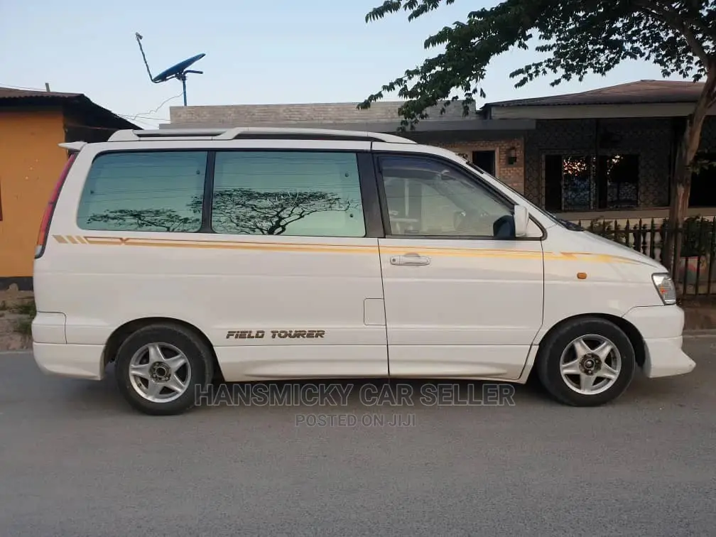 Toyota Noah 2003 White