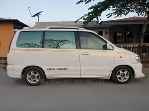 Toyota Noah 2003 White
