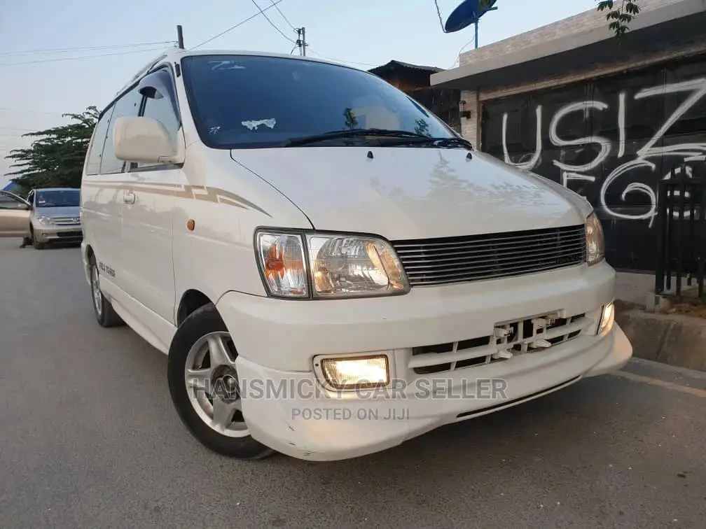 Toyota Noah 2003 White