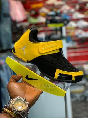 Air Jordan Black Yellow