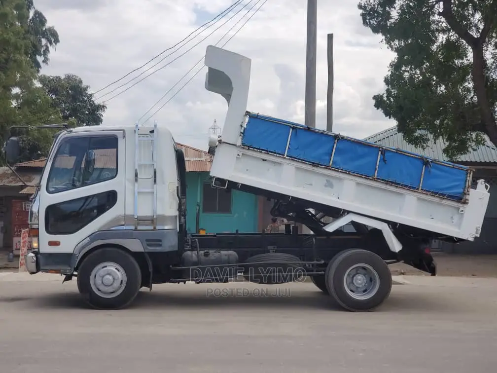 Mitsubishi Minicab Truck 1993 White