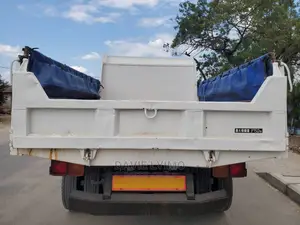 Mitsubishi Minicab Truck 1993 White