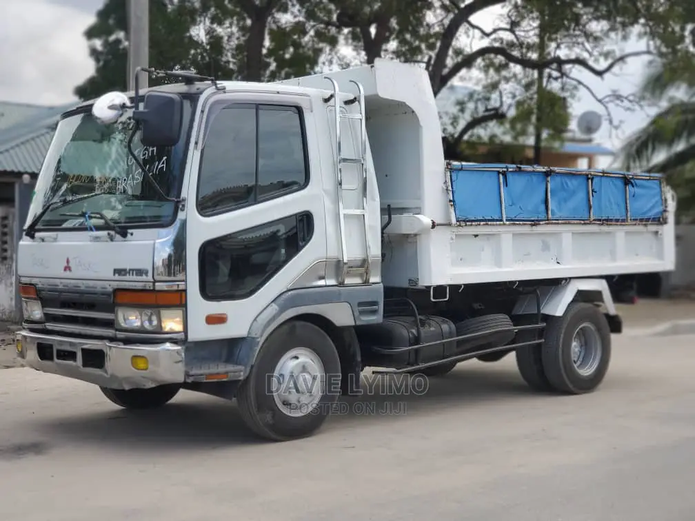Mitsubishi Minicab Truck 1993 White