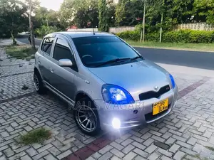 Toyota Vitz 2004 Gray