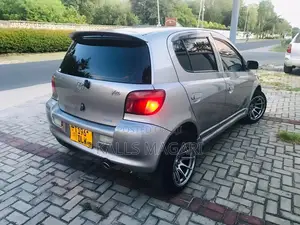Toyota Vitz 2004 Gray
