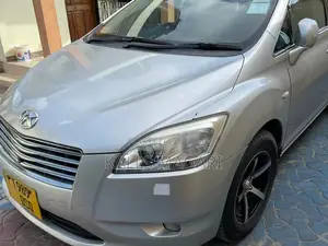 Toyota Mark X Zio 2010 Silver