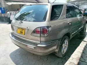 Toyota Harrier 2001 Gold
