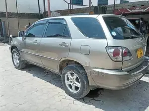 Toyota Harrier 2001 Gold
