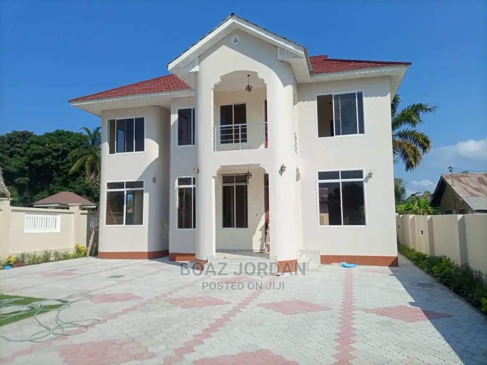 Furnished 5bdrm Bungalow in Boaz Mwakyembe, Kawe for Sale