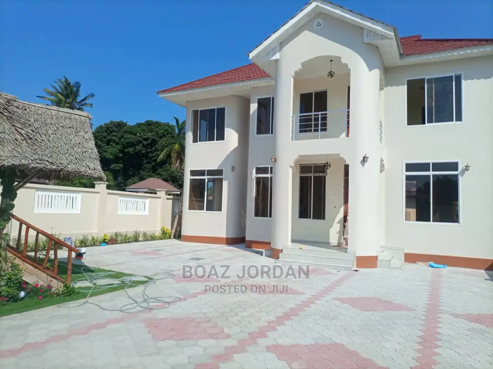 Furnished 5bdrm Bungalow in Boaz Mwakyembe, Kawe for Sale