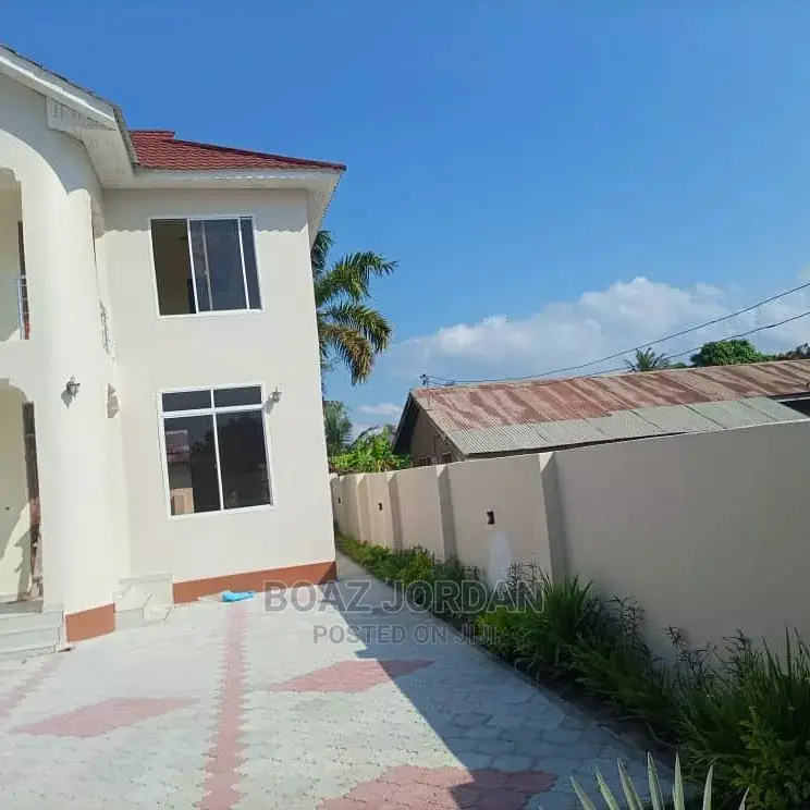 Furnished 5bdrm Bungalow in Boaz Mwakyembe, Kawe for Sale