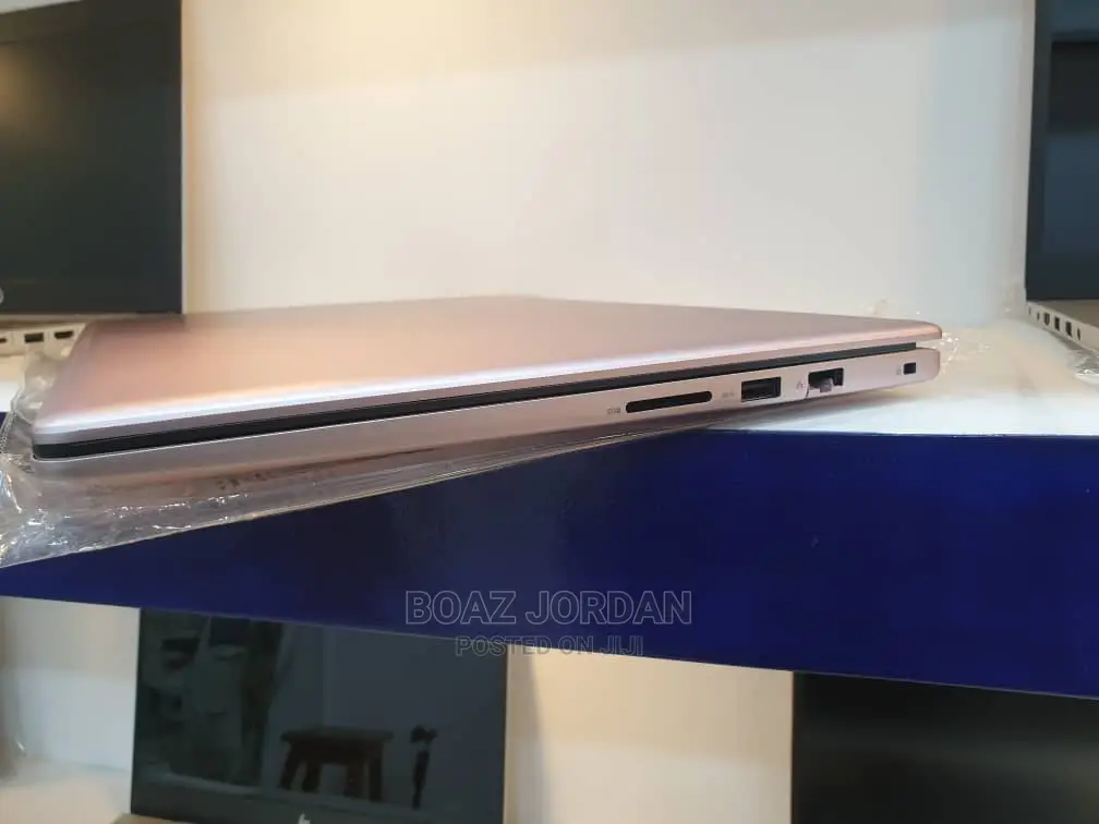 New Laptop Dell Inspiron 7566 8GB Intel Core I7 SSHD (Hybrid) 1T