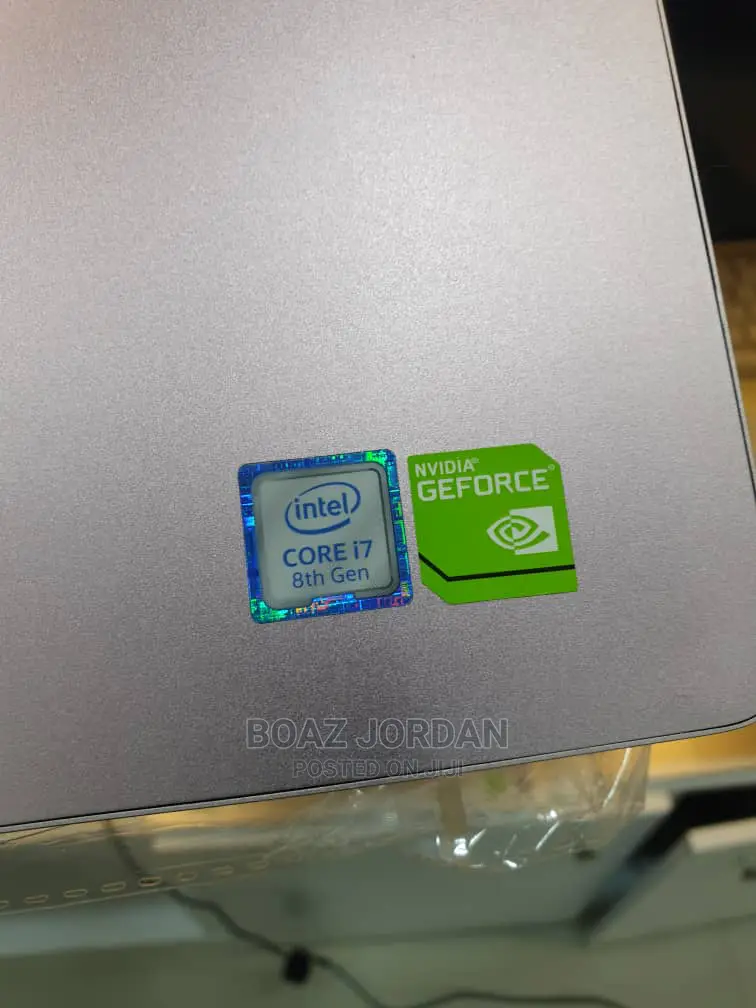 New Laptop Dell Inspiron 7566 8GB Intel Core I7 SSHD (Hybrid) 1T